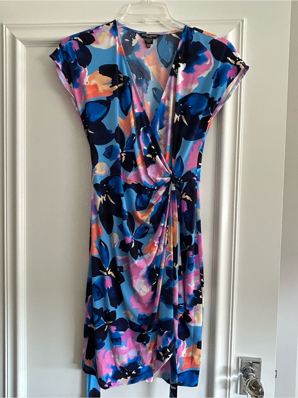💕🦋🦋Maggie London Blue Floral Wrap-Style Dress💕🦋🦋